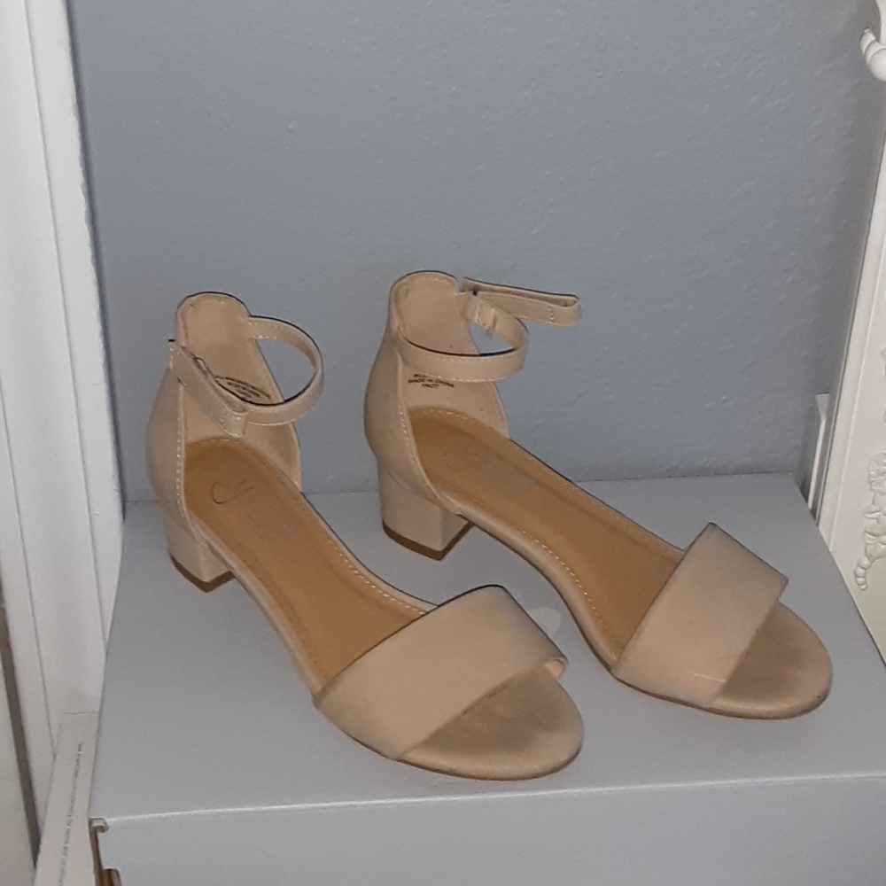Kids heels